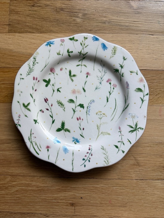 Ashland Other - NWOT Ashland Floral Meadow Ceramic Dinner Plate - Floral Print & Golden Trim